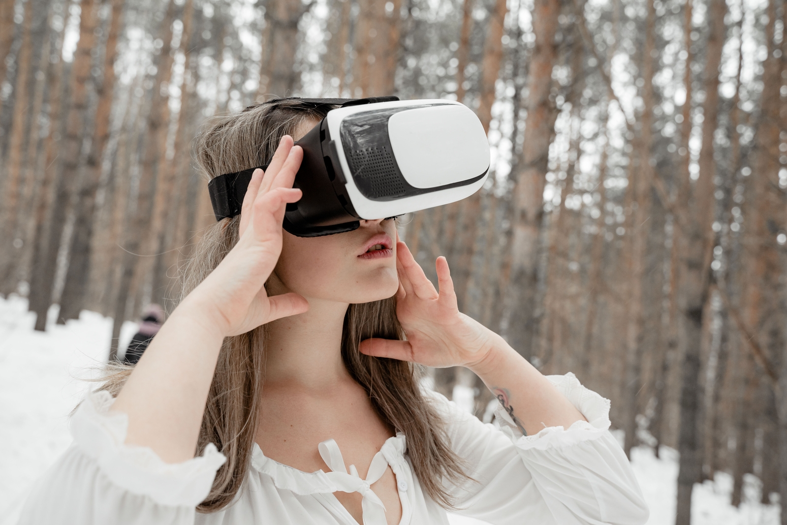Travel & Tourism AR VR Solutions for Virtual Travel Experiences